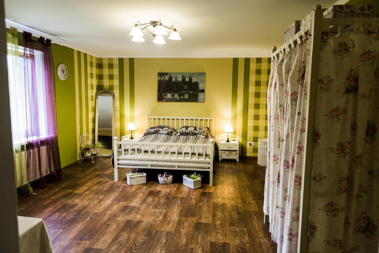 Golden Park Apartments Умань Экстерьер фото